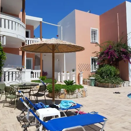 Eden Apartmanhotel Ajía Marína